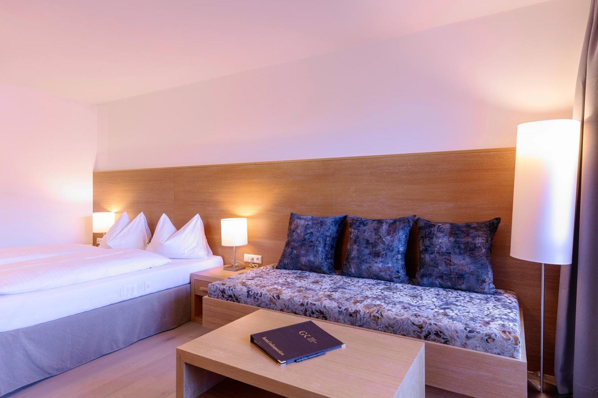 Quality Hosts Arlberg - Hotel Goldenes Kreuz B&B Sankt Anton am Arlberg Exterior foto