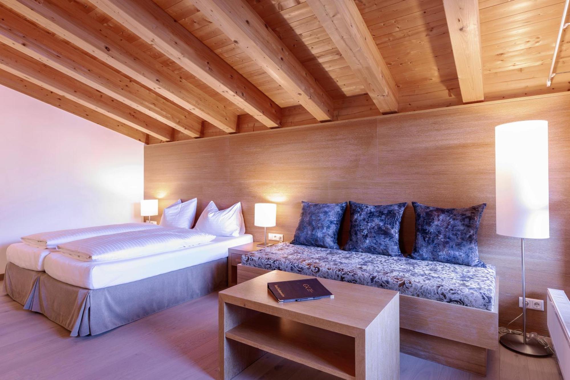 Quality Hosts Arlberg - Hotel Goldenes Kreuz B&B Sankt Anton am Arlberg Exterior foto