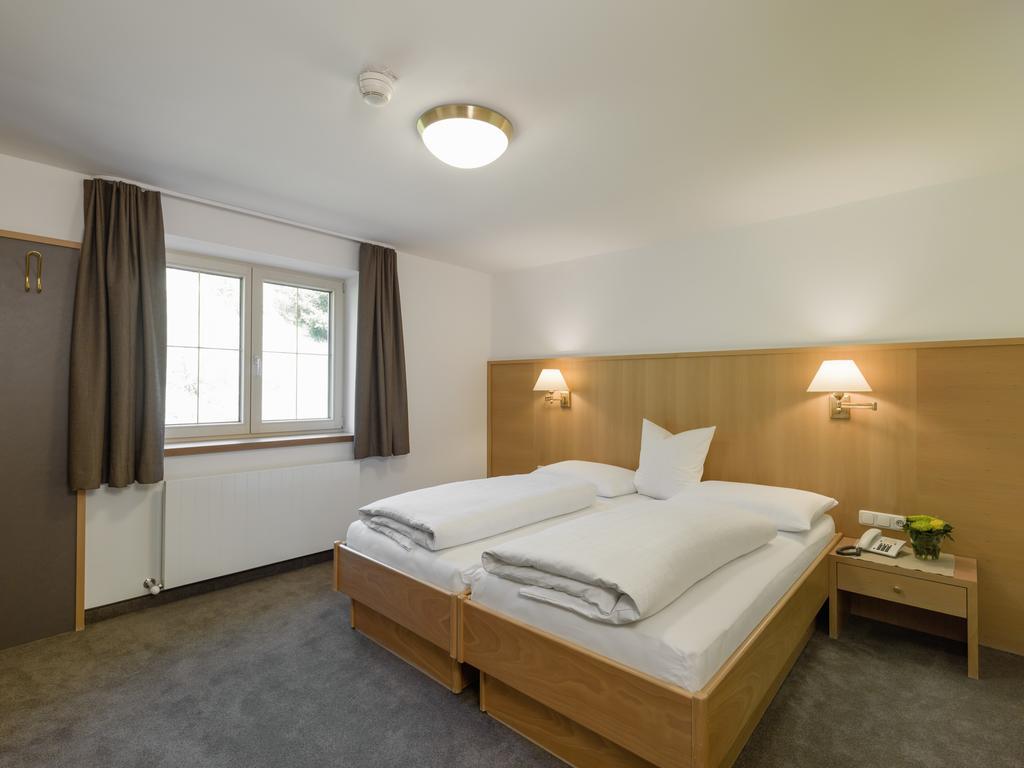 Quality Hosts Arlberg - Hotel Goldenes Kreuz B&B Sankt Anton am Arlberg Habitación foto