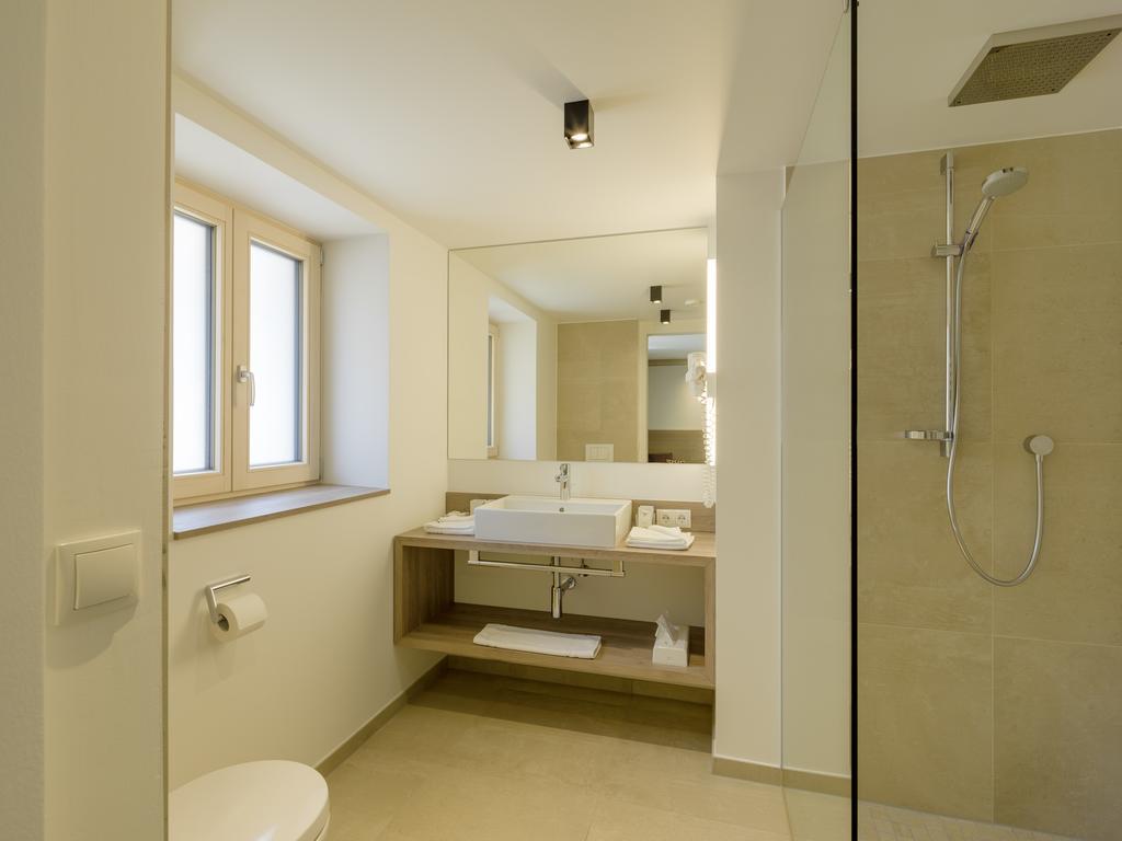 Quality Hosts Arlberg - Hotel Goldenes Kreuz B&B Sankt Anton am Arlberg Habitación foto